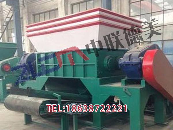 山東工程塑料撕碎機(jī)多少錢一臺(tái)