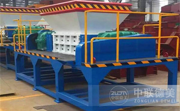 金屬撕碎機是比較常見的撕碎機設(shè)備